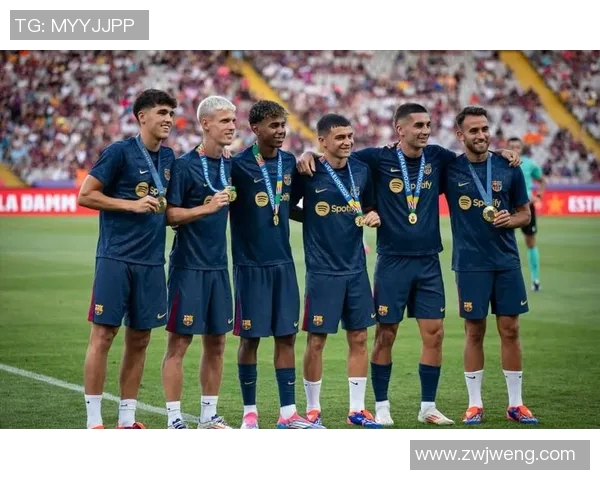 巴萨球星大闹更衣室,主帅怒批:严重影响团队氛围 巴萨球星大闹更衣室,主帅怒批:严重影响团队氛围