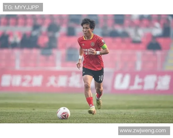 邦本宜裕助攻辽宁铁人展现出色团队协作精神与顽强拼搏意志 邦本宜裕助攻辽宁铁人展现出色团队协作精神与顽强拼搏意志