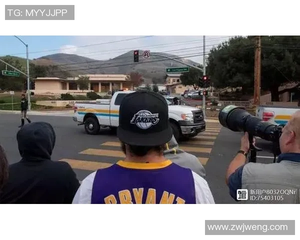 科比因遇难一周年,NBA举行悼念仪式,球迷集体默哀致敬