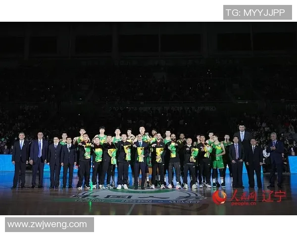 辽宁本钢球迷狂欢喜迎胜利,队员掌握领先优势 辽宁本钢球迷狂欢喜迎胜利,队员掌握领先优势